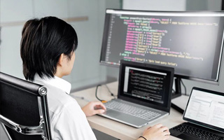灵宝 ,php声明和调用变量的符号是什么？
